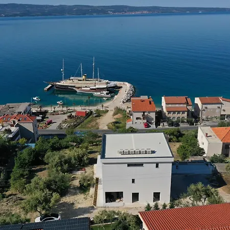 Neno * Jesenice (Split-Dalmatia)
