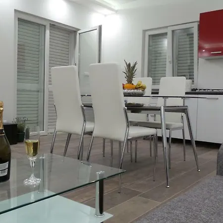Apartment Neno Jesenice (Split-Dalmatia)